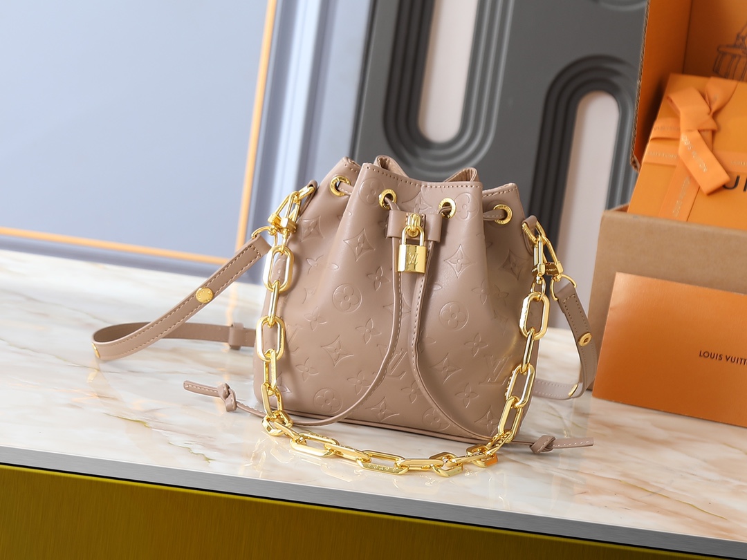 Louis Vuitton LV Classic Pillow Bag Monogram Leather Model M26498 Crossbody Strap Travel Ready High-End Fashion